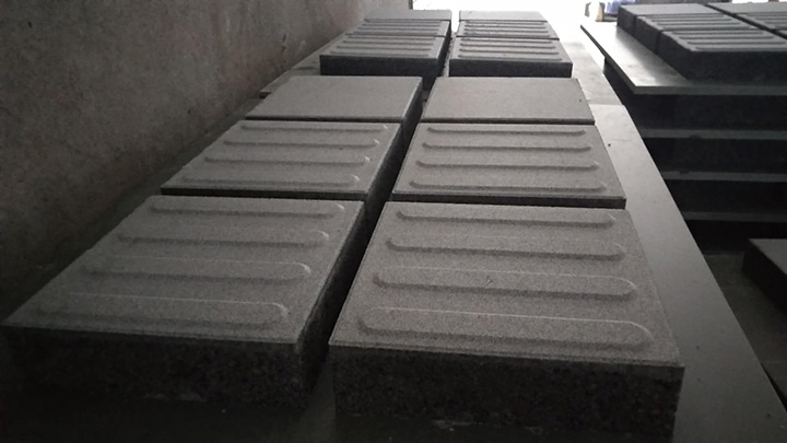 PC仿石磚機(jī)運用