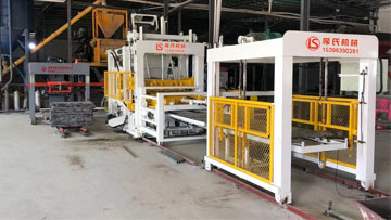 PC磚、透水磚生產(chǎn)現(xiàn)場(chǎng)